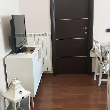 Appartamento San Giovanni, Via La Spezia Roma