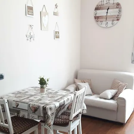 Appartamento San Giovanni, Via La Spezia Roma